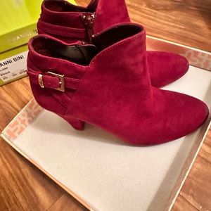 Gianni Bini heel booties, pre-own, good condition. See pictures for details.
